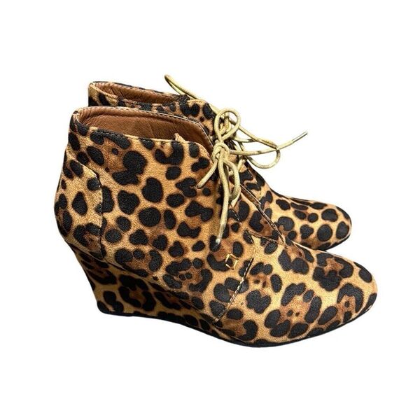 YOKI Women’s Randy Cheetah Lace Up Wedge Shoe Size 8 NEW - Picture 1 of 9